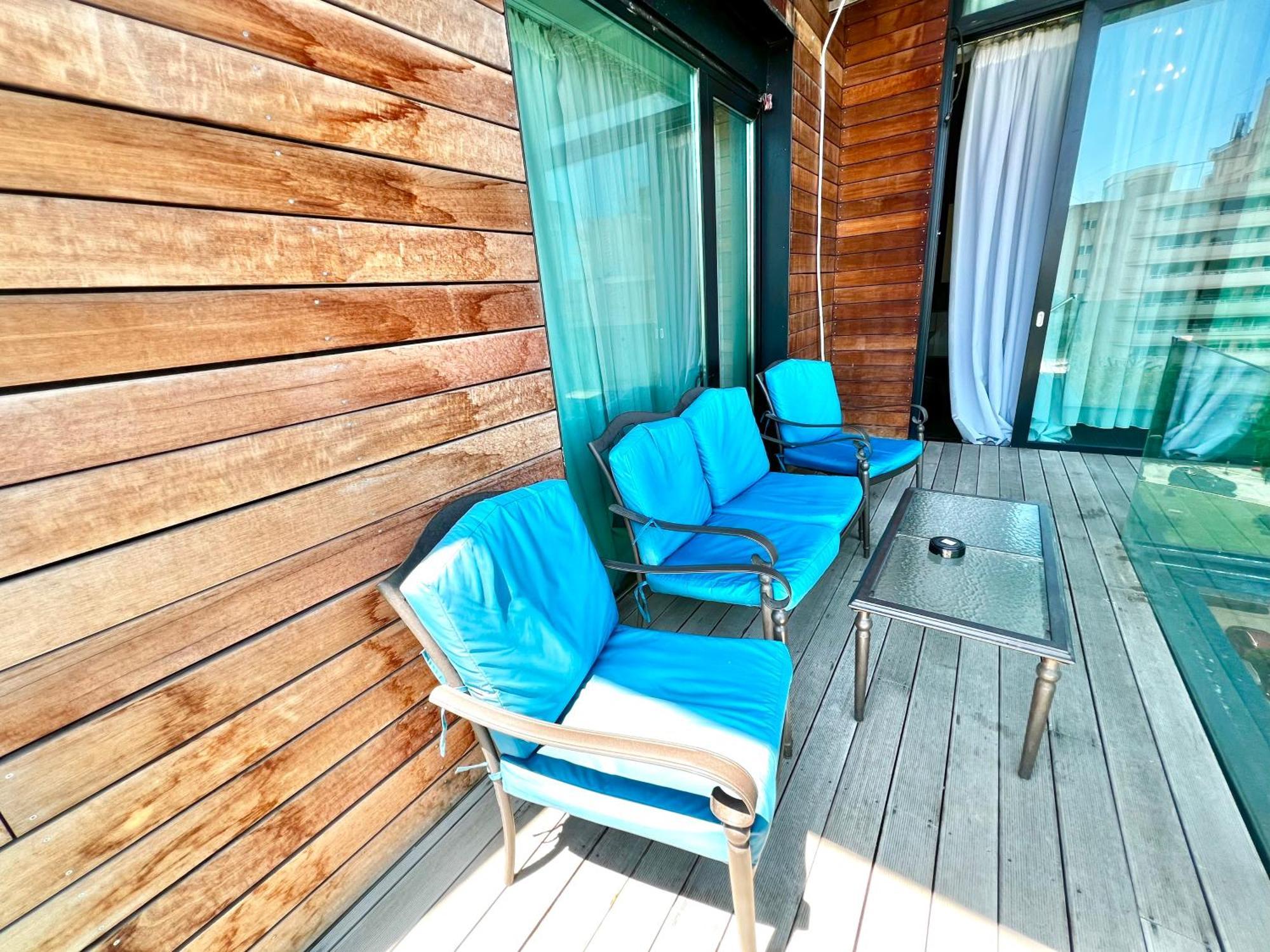 Blue Bike Seaview Apartment Mamaia Exterior photo