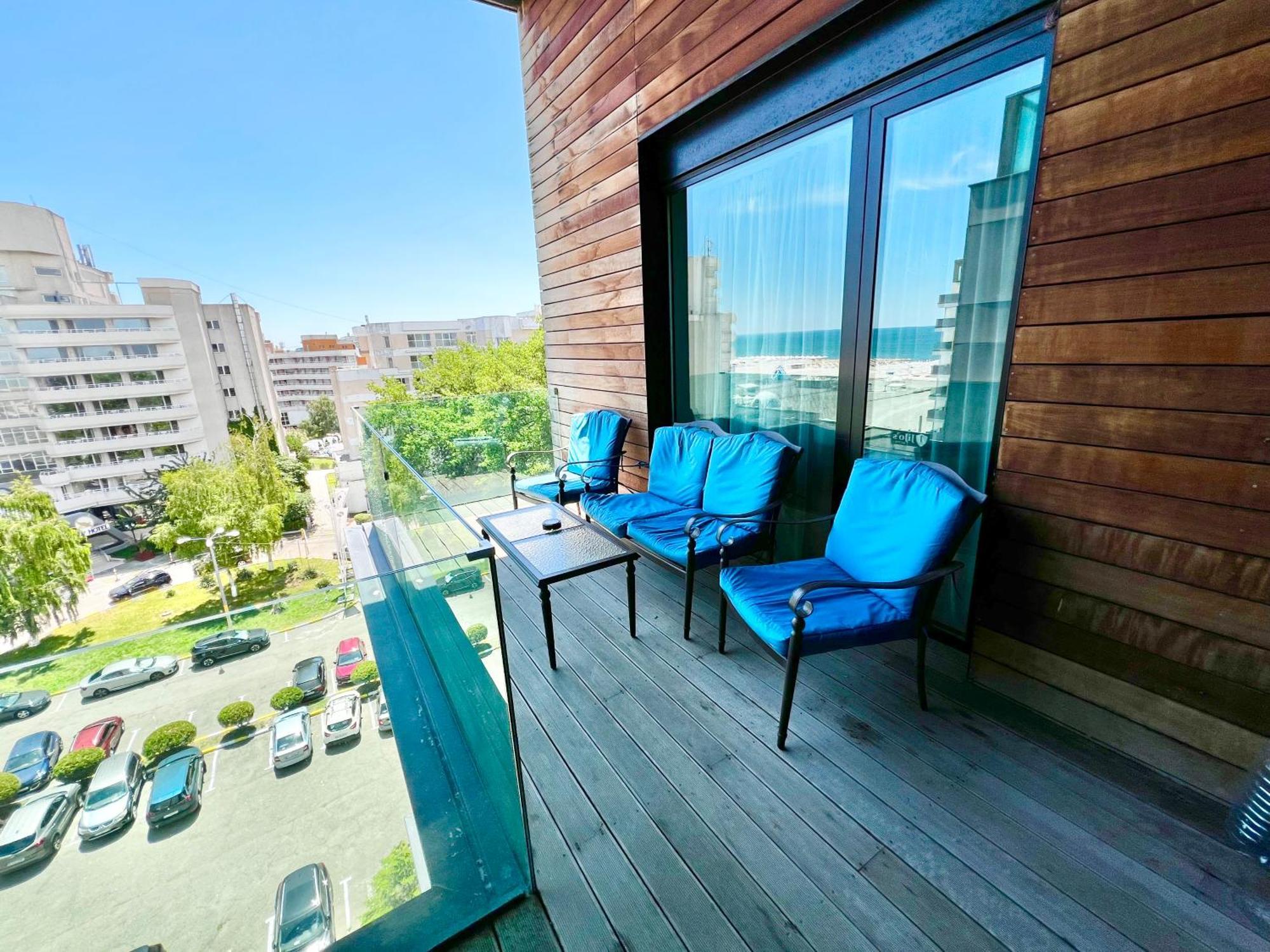 Blue Bike Seaview Apartment Mamaia Exterior photo