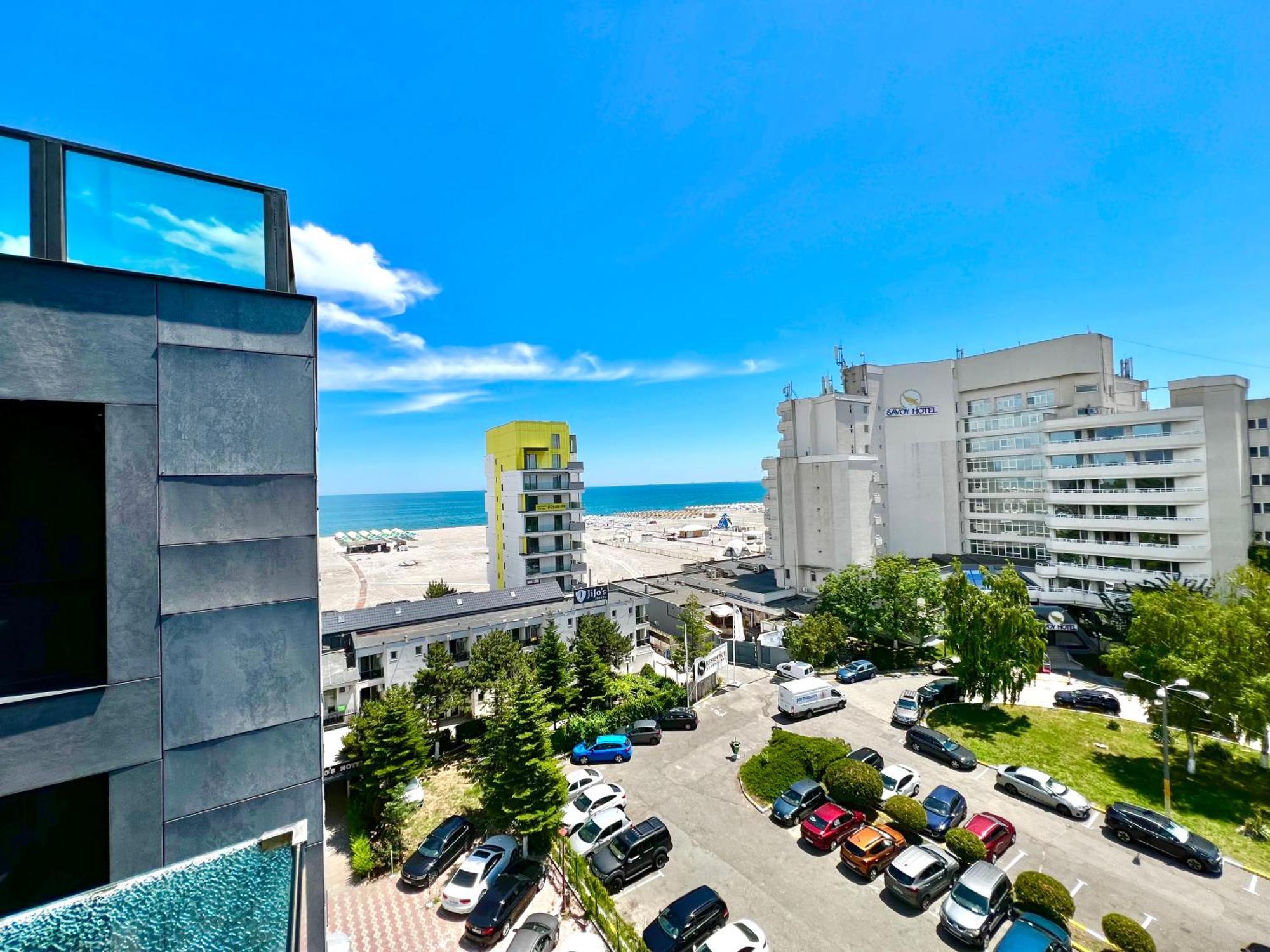 Blue Bike Seaview Apartment Mamaia Exterior photo