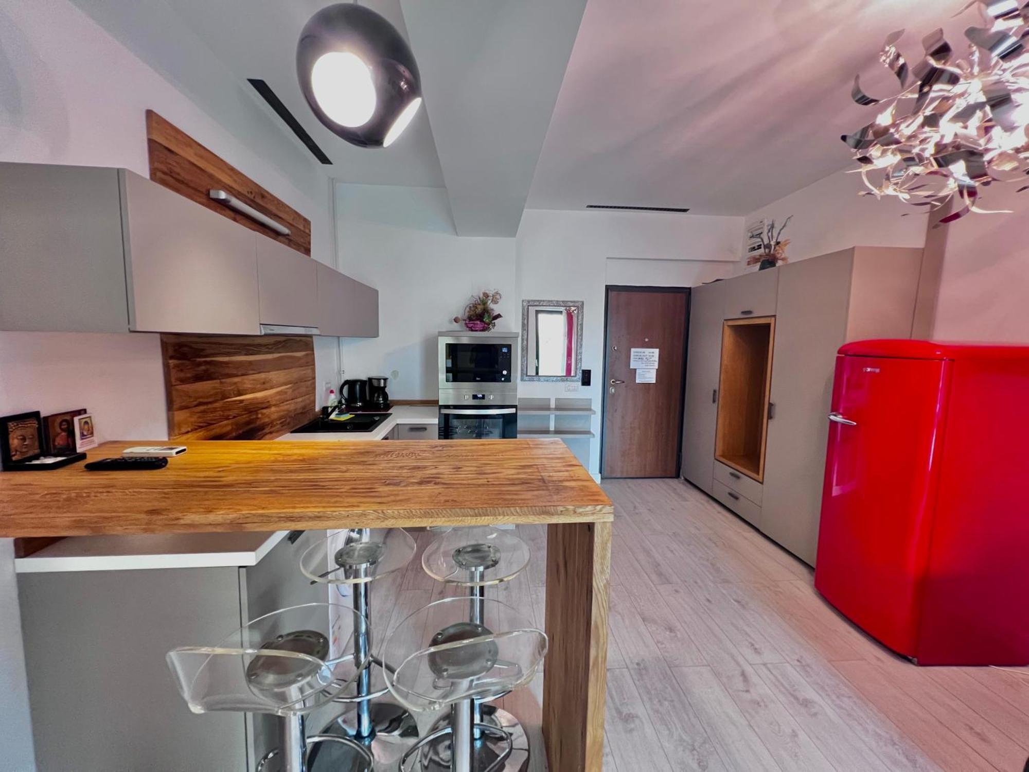 Blue Bike Seaview Apartment Mamaia Exterior photo