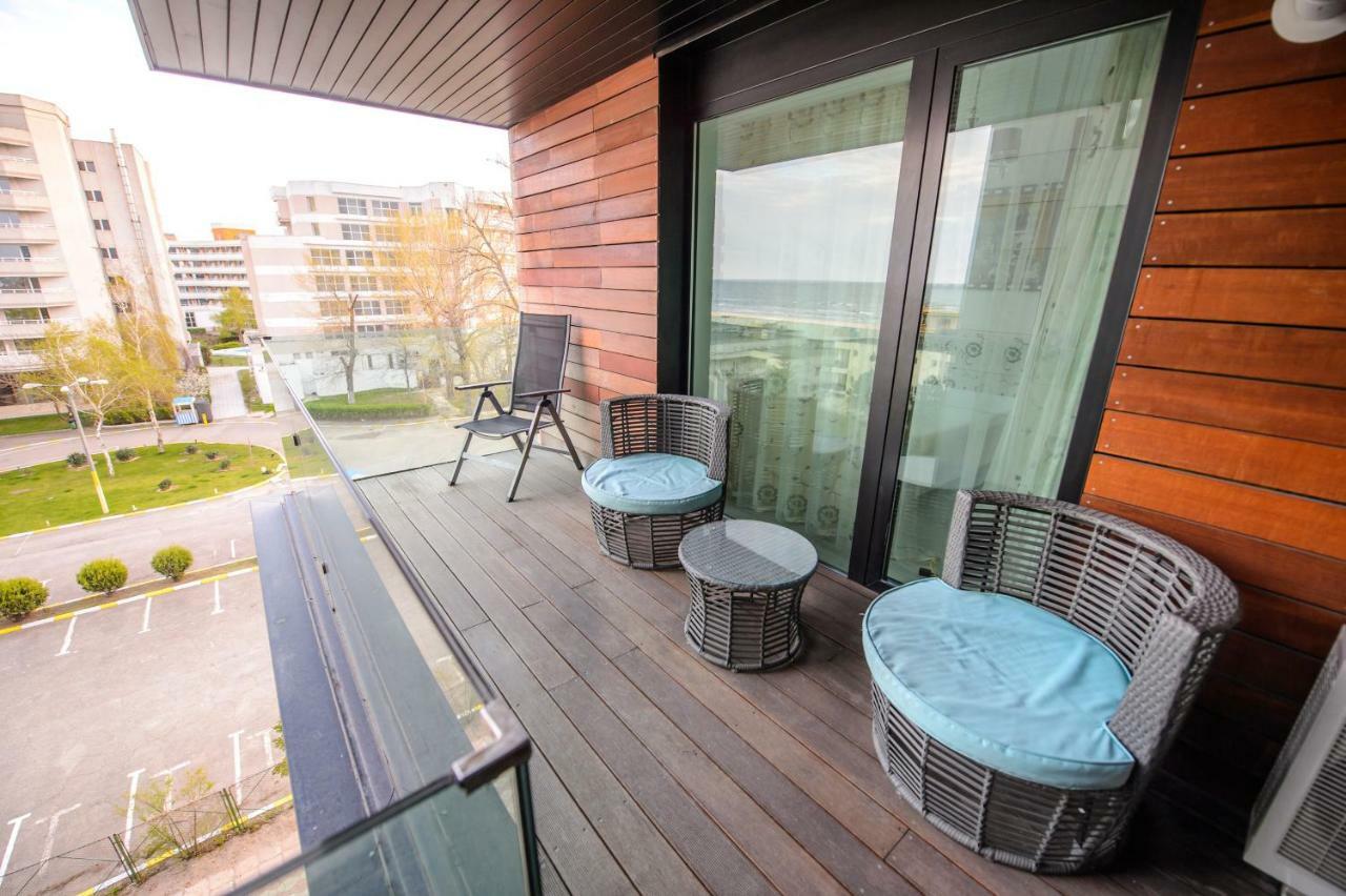 Blue Bike Seaview Apartment Mamaia Exterior photo