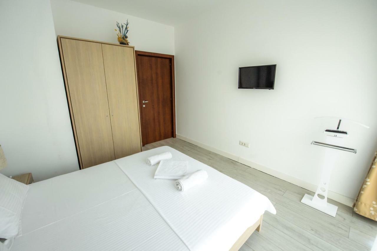 Blue Bike Seaview Apartment Mamaia Exterior photo