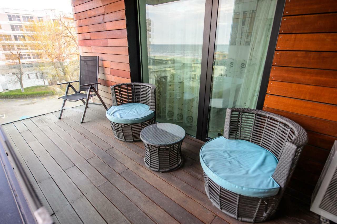 Blue Bike Seaview Apartment Mamaia Exterior photo