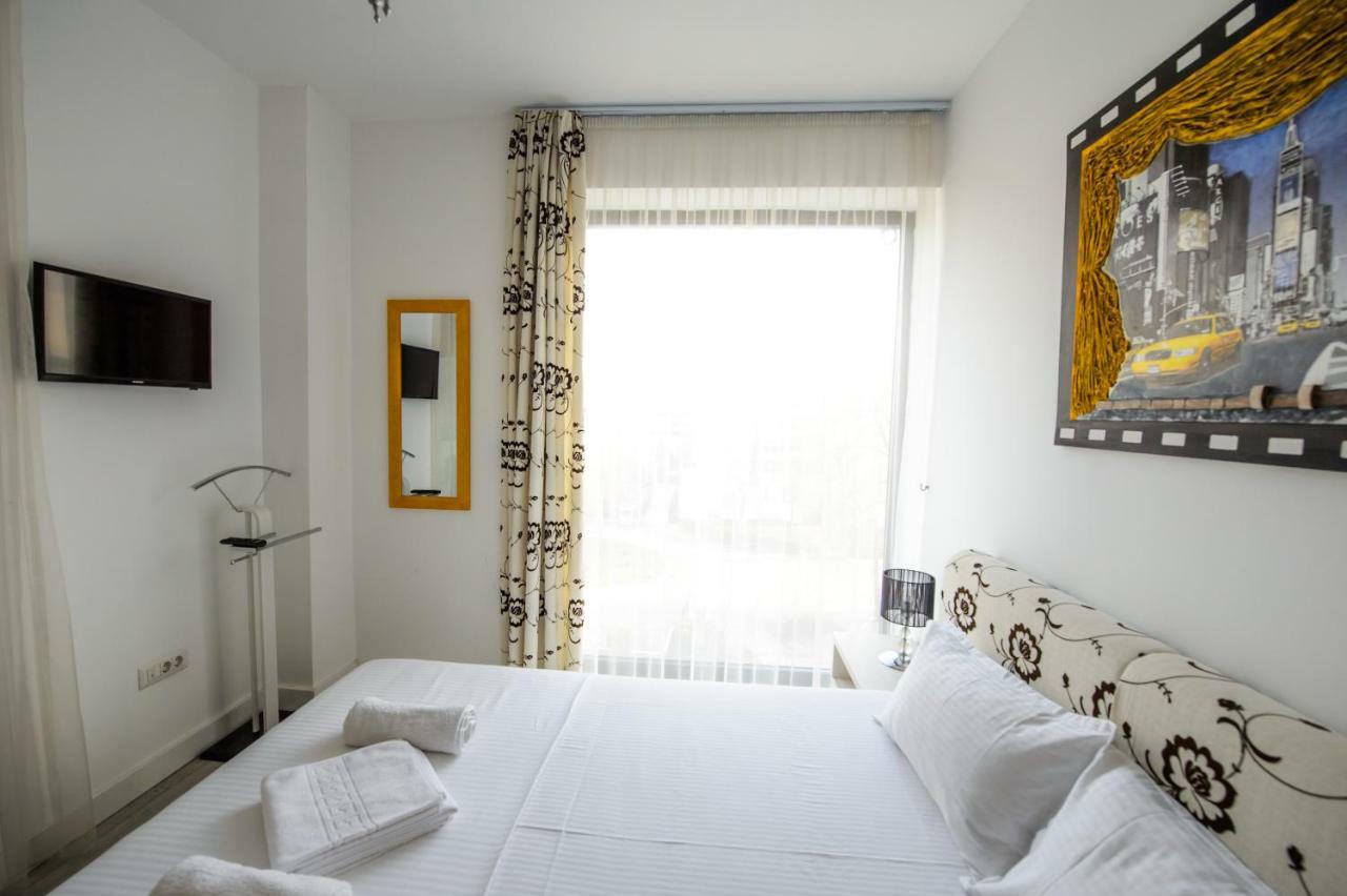 Blue Bike Seaview Apartment Mamaia Exterior photo