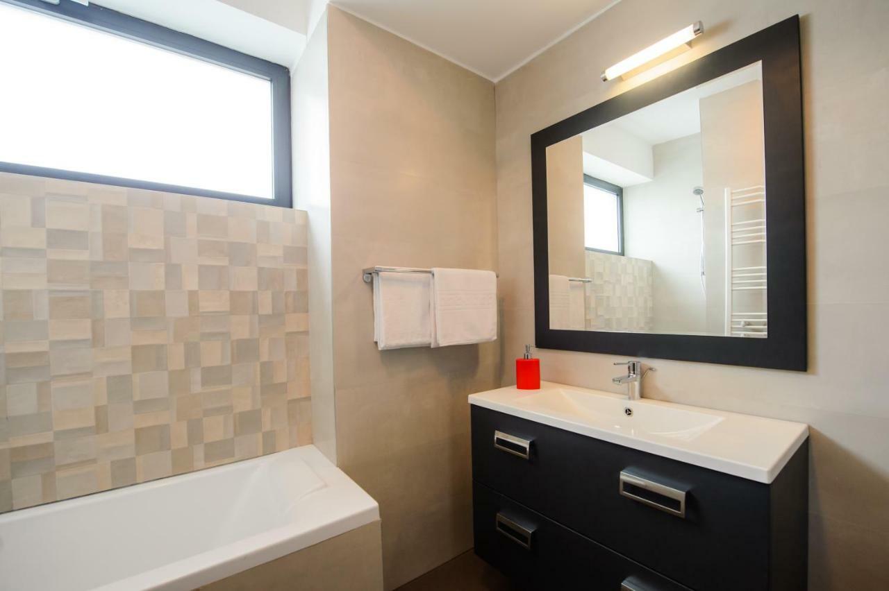 Blue Bike Seaview Apartment Mamaia Exterior photo